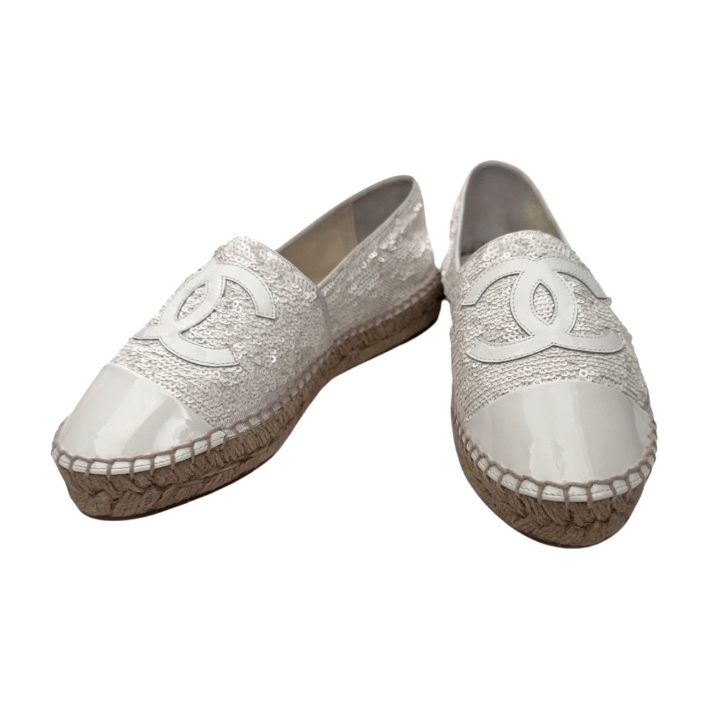 🆕💞CHANEL White Sequins Patent Leather CC Logo Cap Toe Espadrilles Flats • EU 37 - Picture 4 of 15